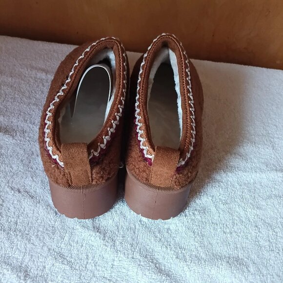 Women's Tan Sherpa Platform Slippers Size 5 1/2 New In Box - Picture 4 of 5